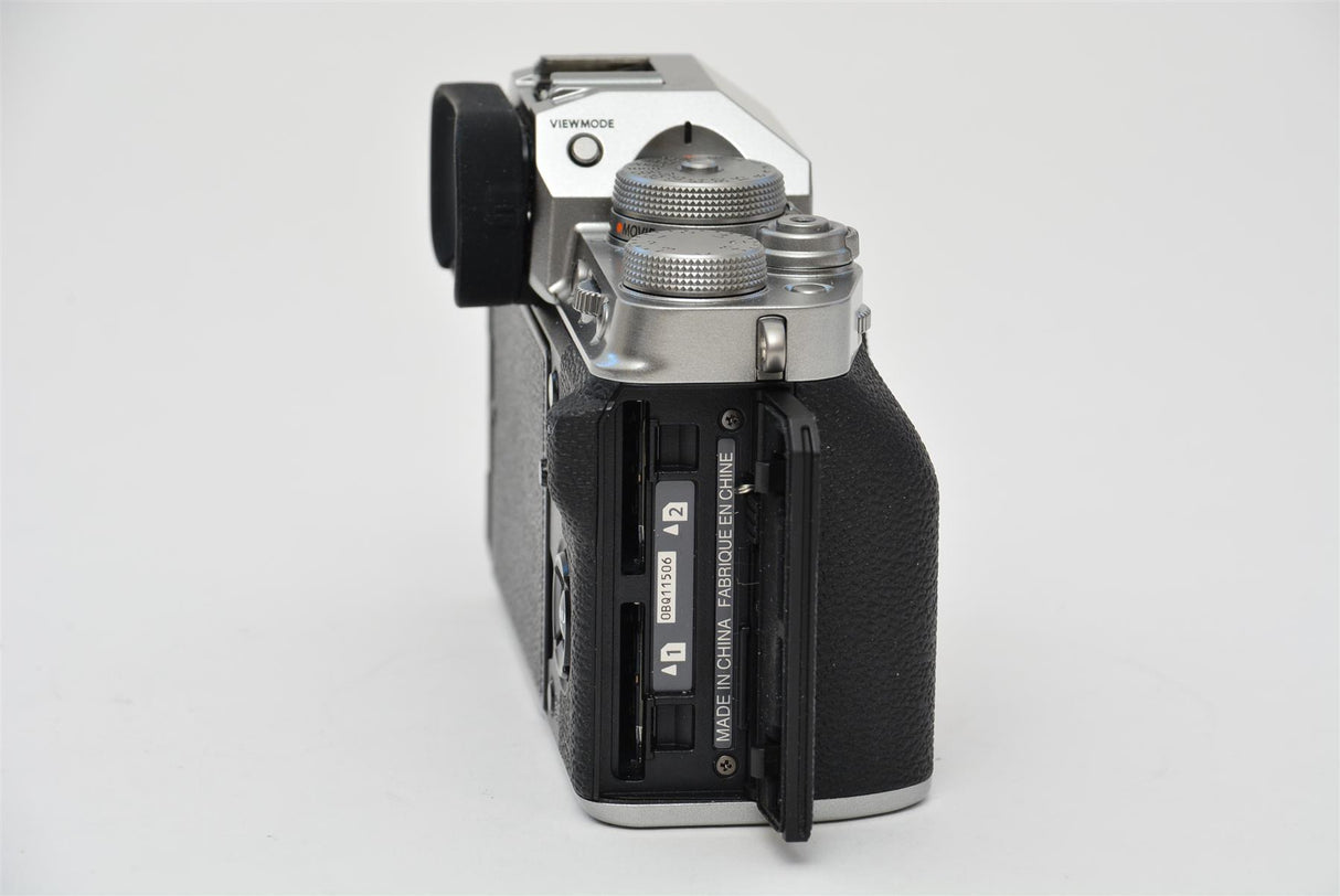 Used Fujifilm X-T4 Camera Body - Silver