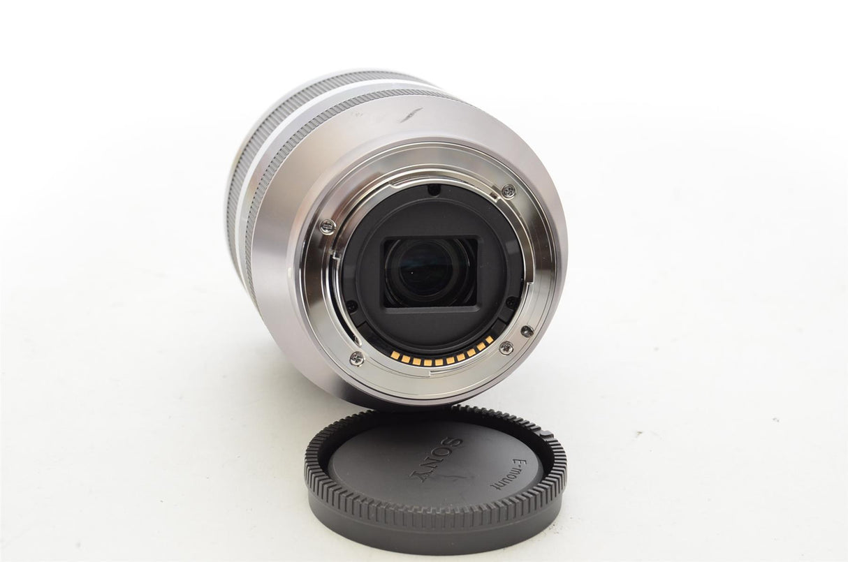 Used Sony E 18-200mm 3.5-6.3 OSS