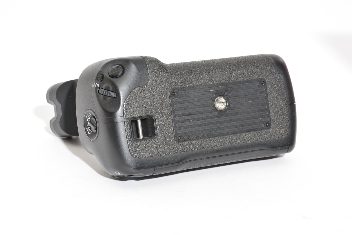 Used Canon BG-E7 Battery Grip