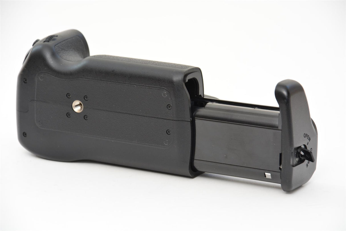 Used Pentax D-BG5 Battery Grip
