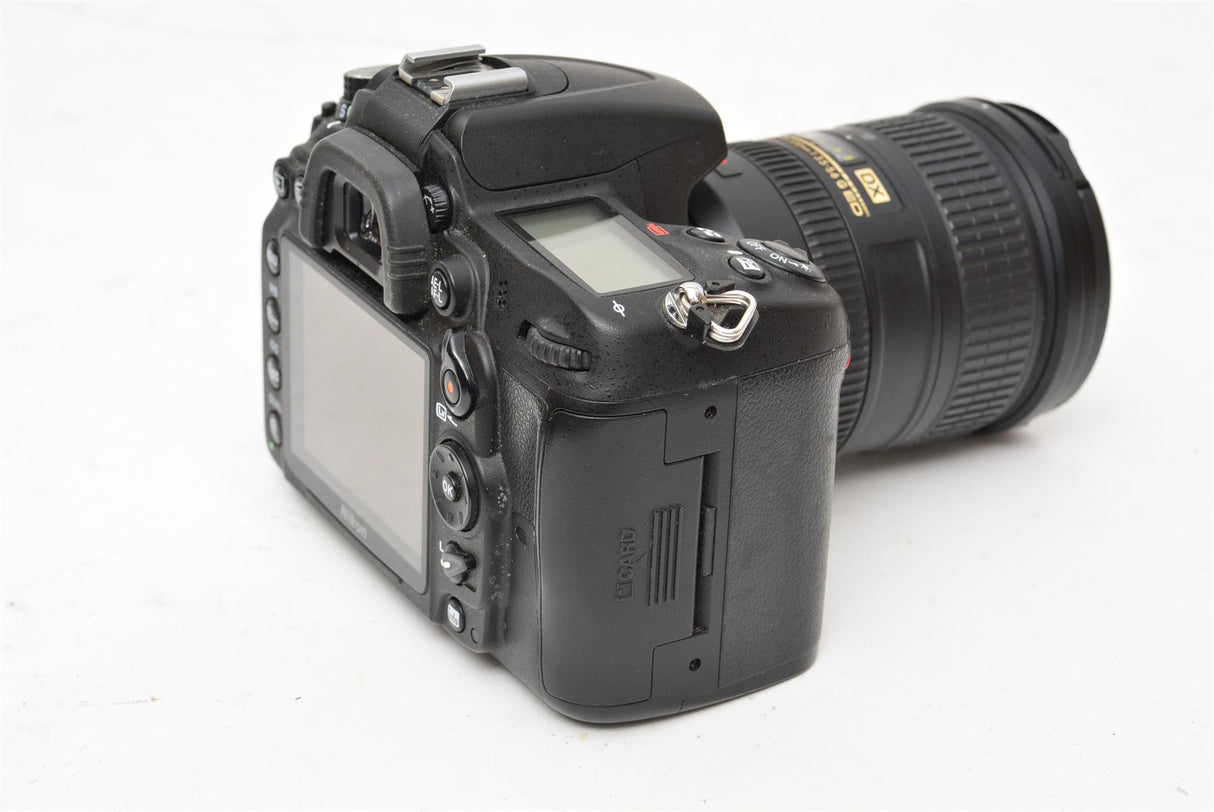 Used Nikon D7000 with 18-200mm DX Lens