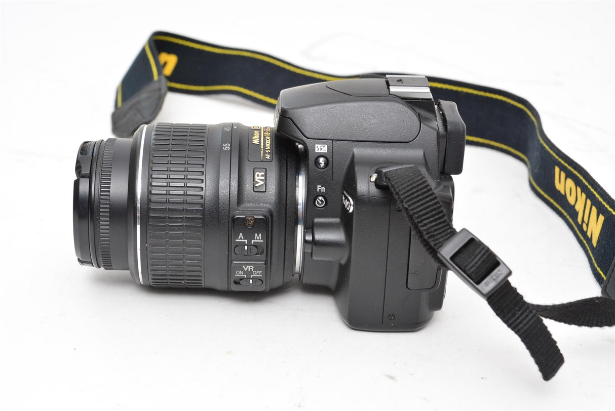 Used Nikon D40 DSLR Camera with 18-55mm Lens