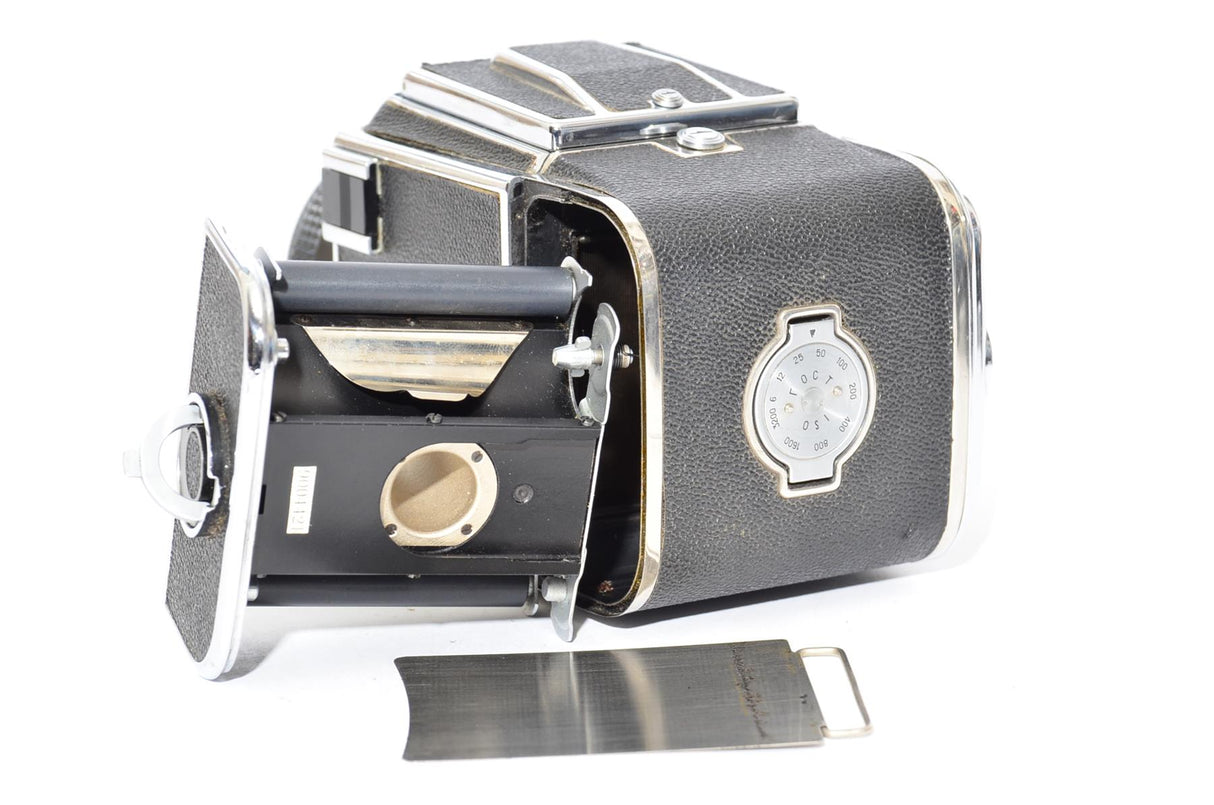 Used Kiev 88 with 80mm f/2.8 Volna 3 and 2x film backs