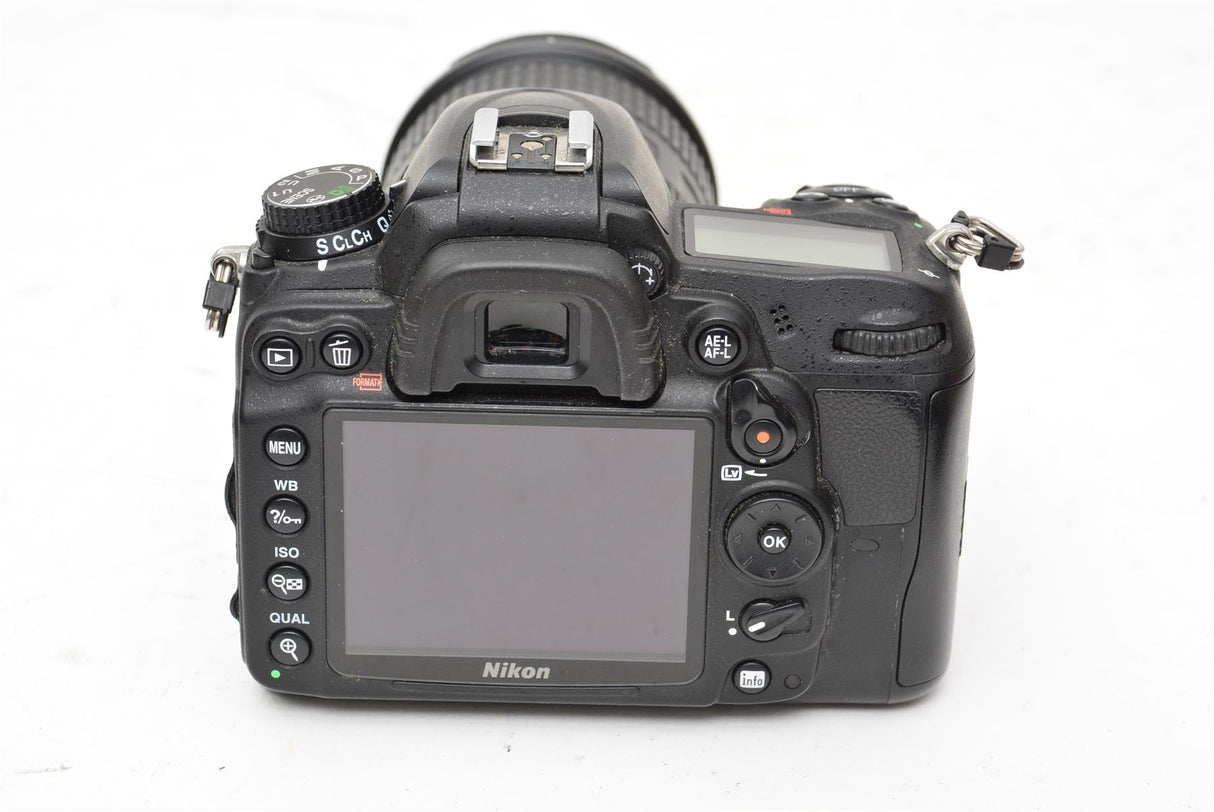 Used Nikon D7000 with 18-200mm DX Lens
