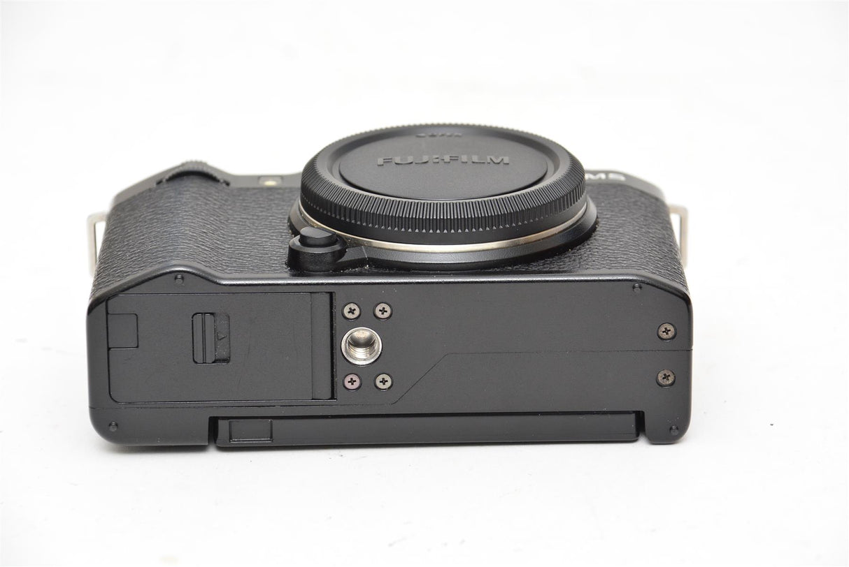 Used Fujifilm X-M5 with XC 15-45mm f/3.5-5.6 OIS PZ - Black