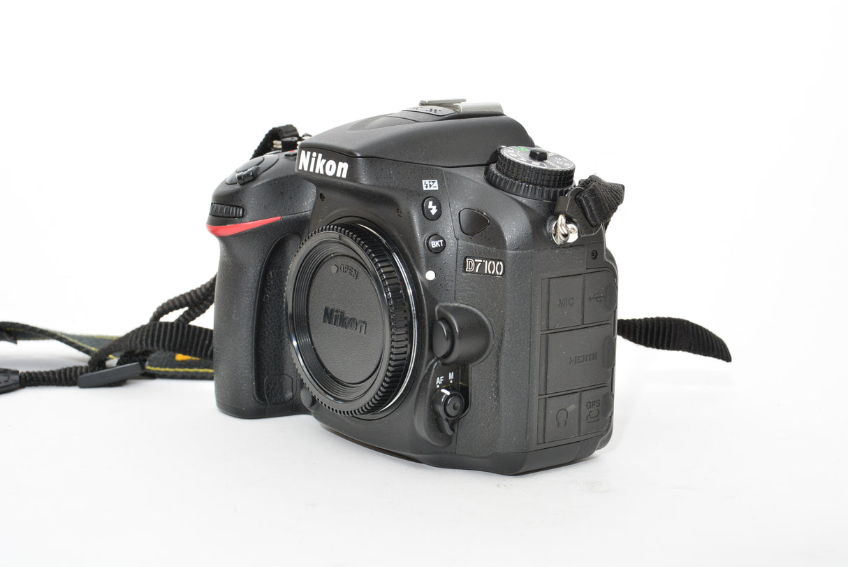 Used Nikon D7100 Digital Camera