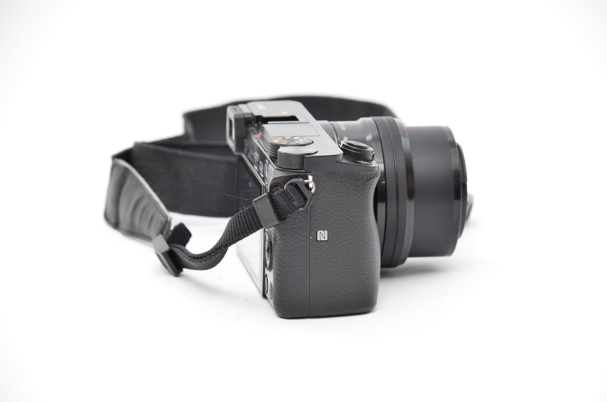 Used Sony a6000 Camera with PZ 16-50mm f/3.5-5.6 OSS Lens