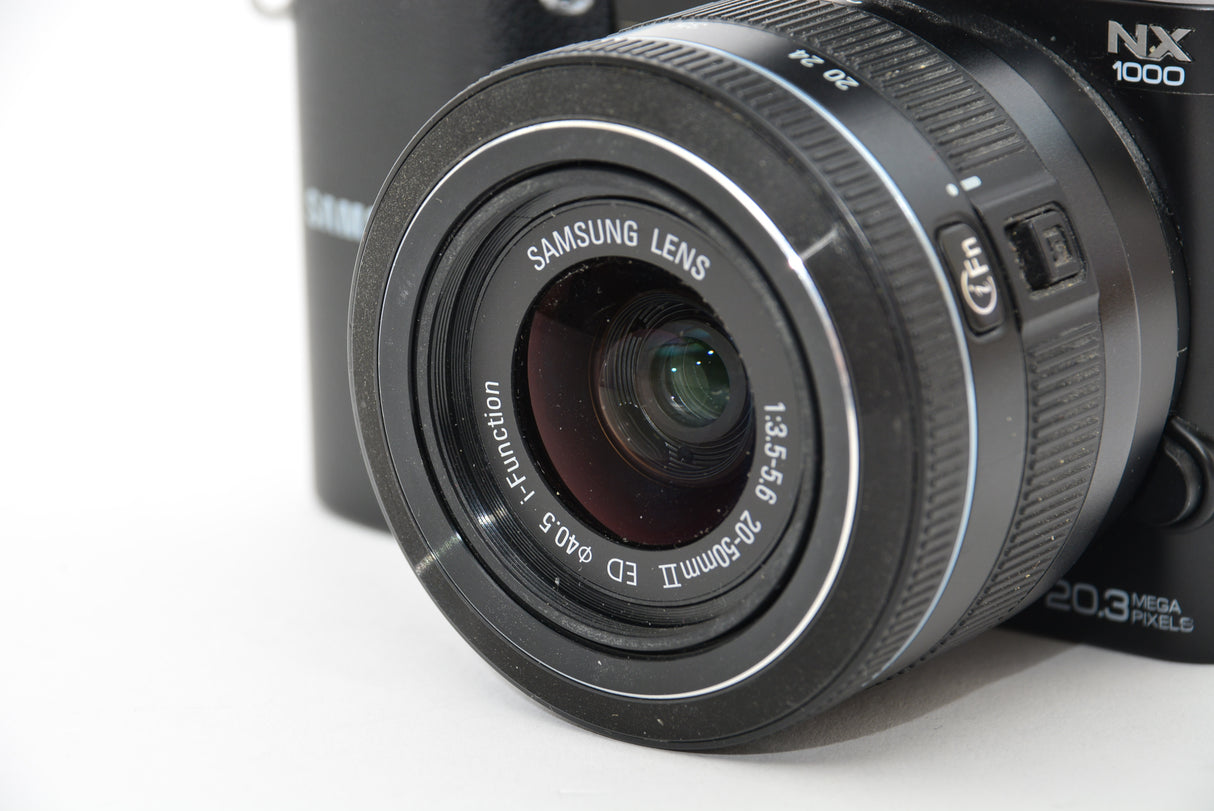 Used Samsung NX1000 Mirrorless Camera with 20-50mm Lens