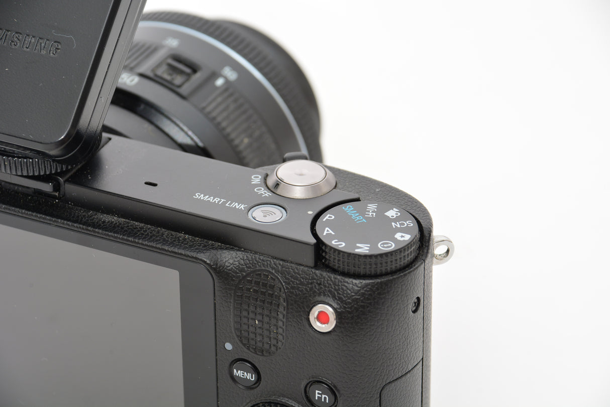 Used Samsung NX1000 Mirrorless Camera with 20-50mm Lens