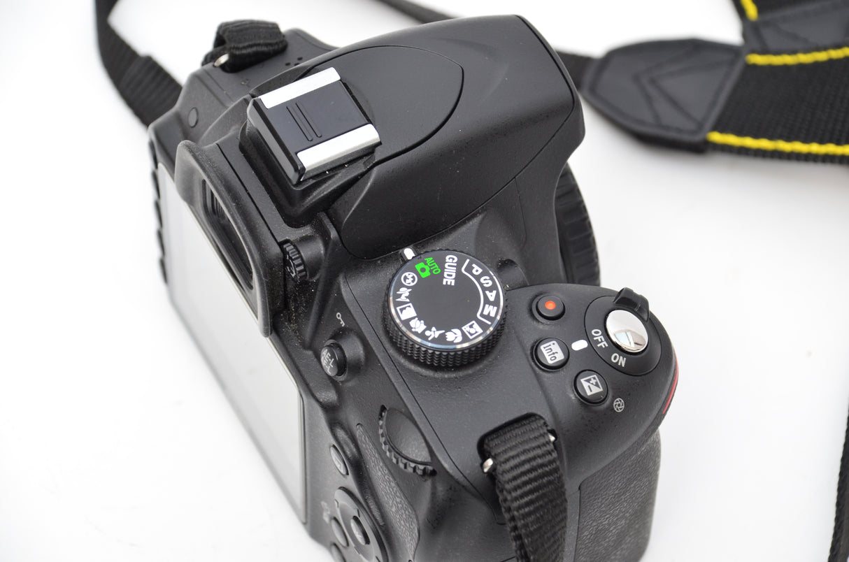 Used Nikon D3200 Camera + AF-S DX NIKKOR 18-55mm f/3.5-5.6 G VR Kit Lens