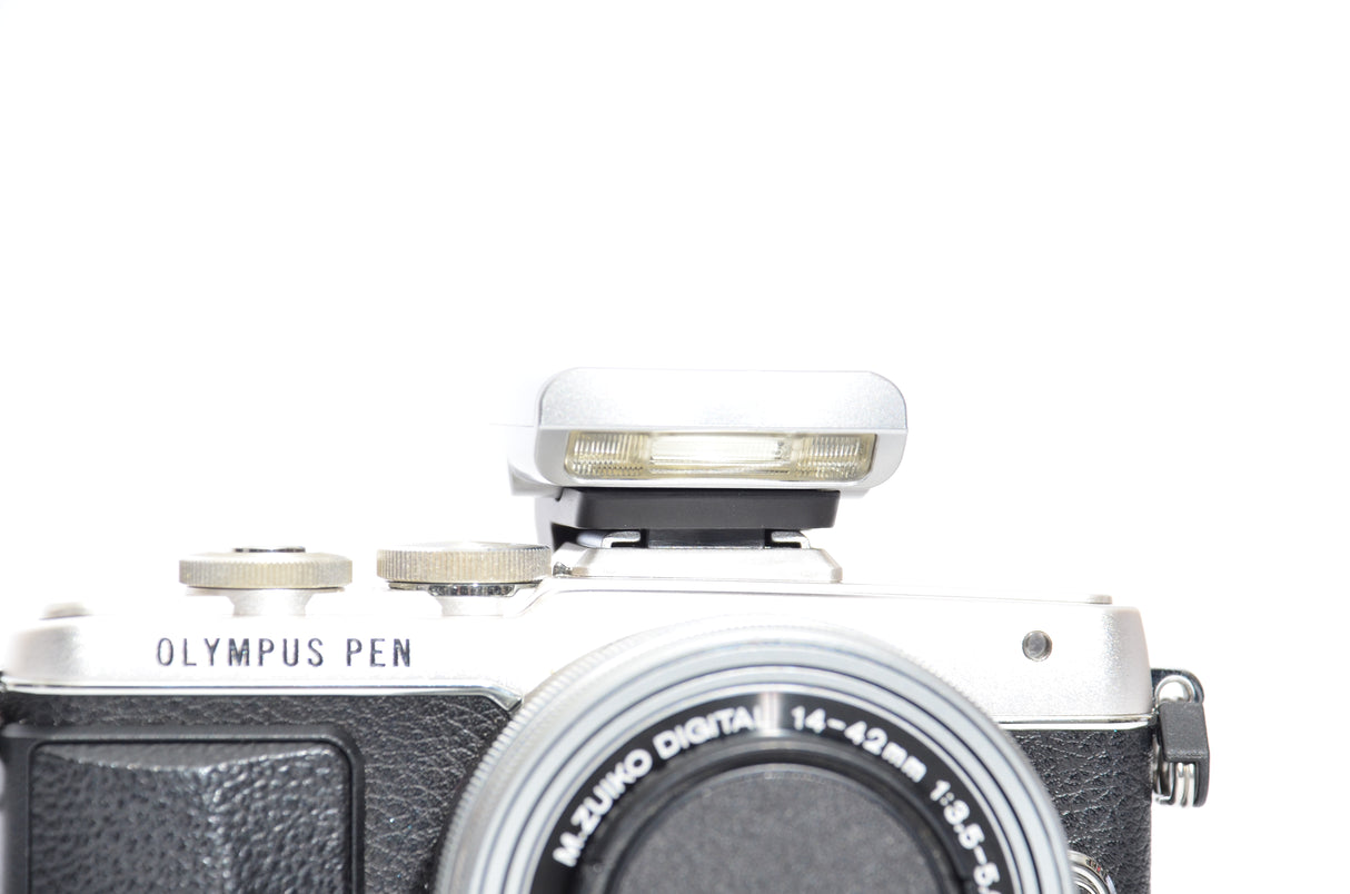 Used Olympus PEN E-PL7 and Olympus 14-42mm
