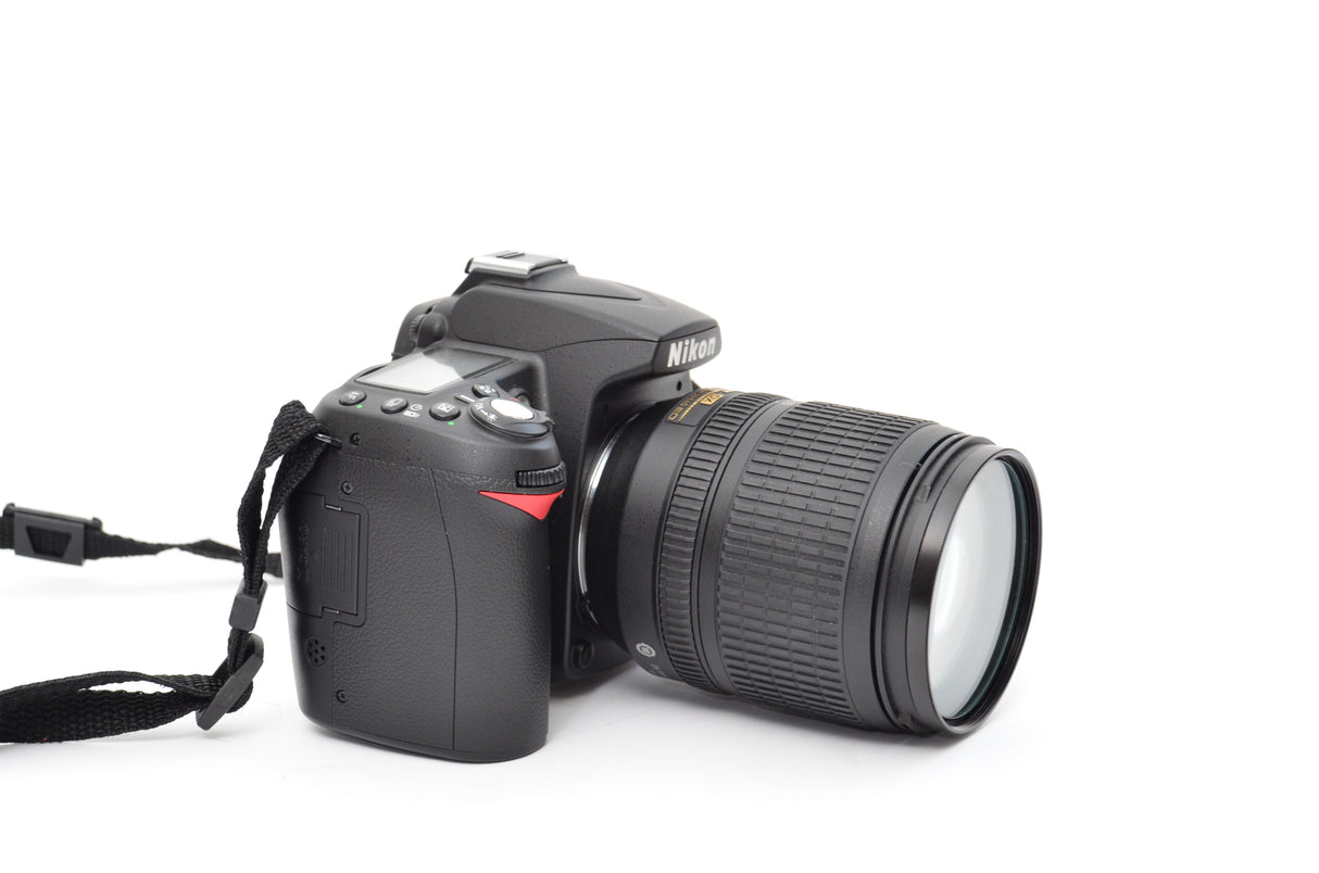 Used Nikon D90 with 18-105mm f/3.5-5.6G ED VR