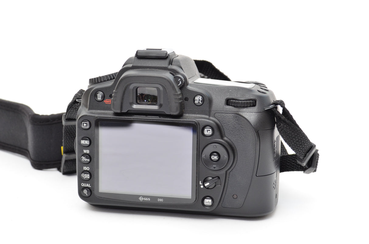 Used Nikon D90 with 18-105mm f/3.5-5.6G ED VR