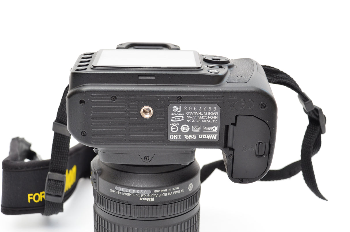 Used Nikon D90 with 18-105mm f/3.5-5.6G ED VR