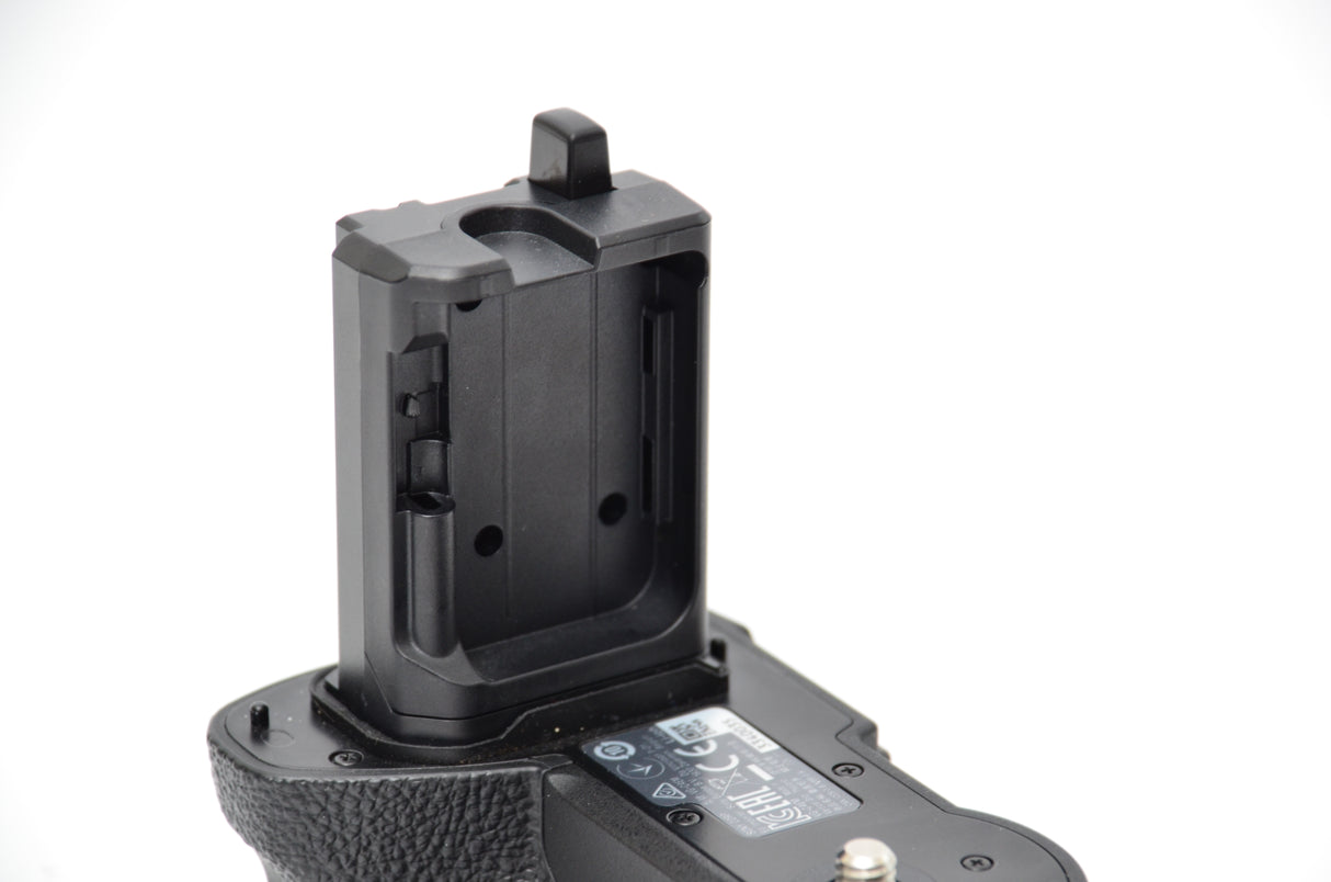 Used Sony VG-C4EM vertical grip for Sony alpha A7, A9, & A1