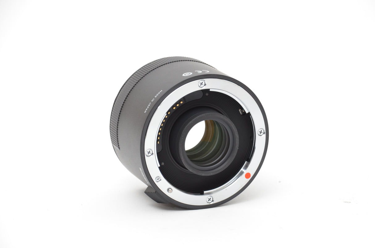 Used Sigma 2.0x teleconverter for Canon