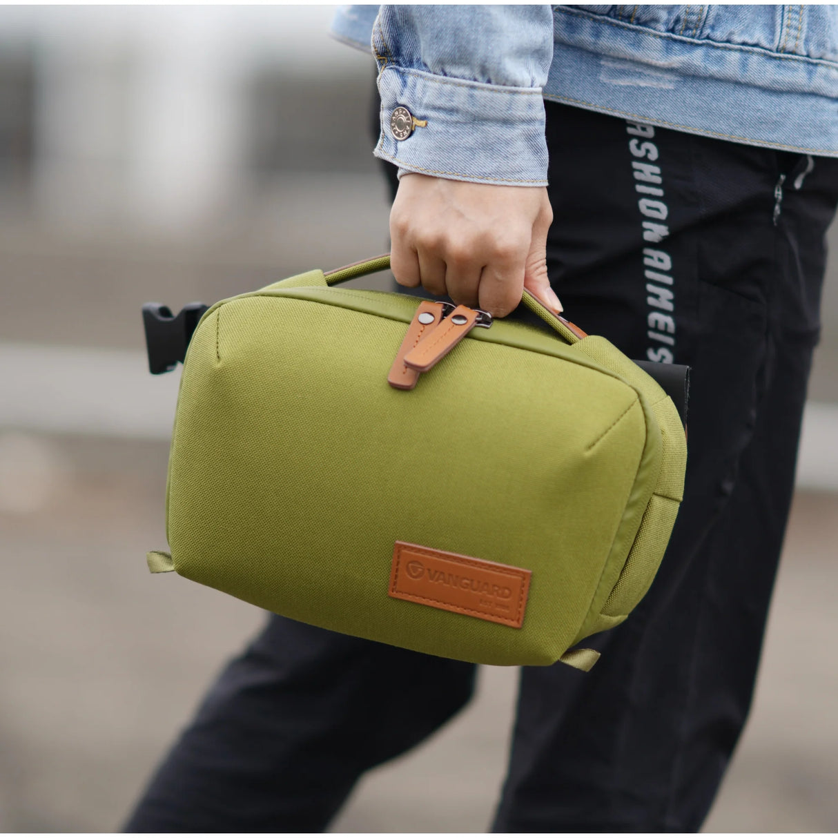 VEO CITY CB24 GR CROSS BODY BAG - GREEN