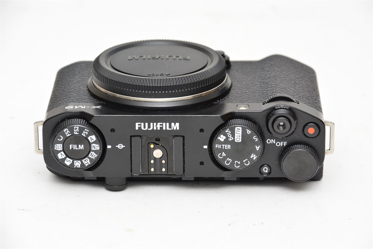 Used Fujifilm X-M5 with XC 15-45mm f/3.5-5.6 OIS PZ - Black