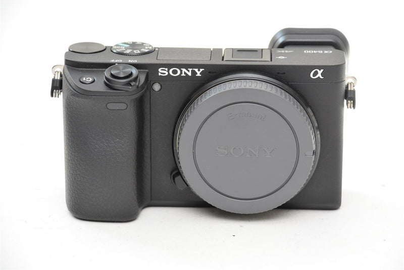 Used Sony A6400 Digital Camera with 18-135mm Lens