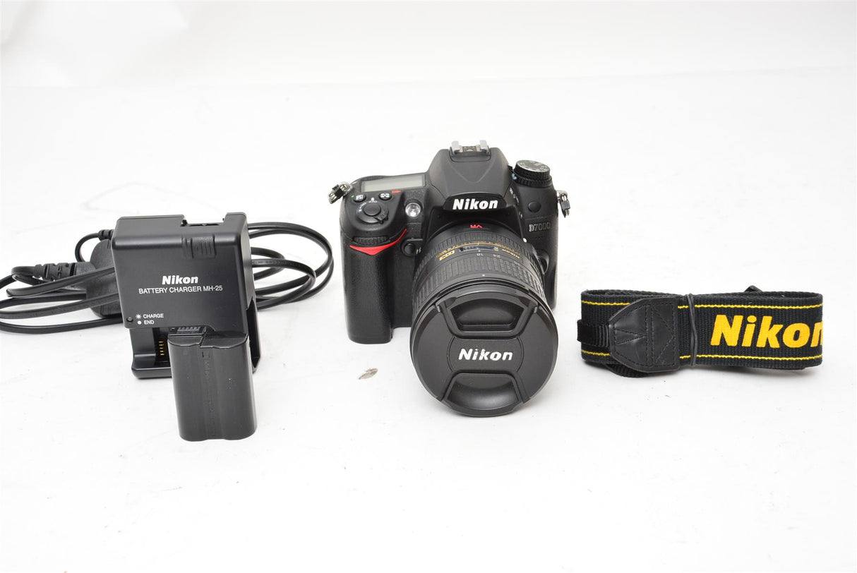 Used Nikon D7000 with 18-200mm DX Lens