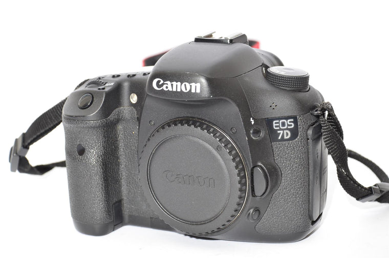 Used Canon EOS 7D EF-S 15-85 IS USM Kit