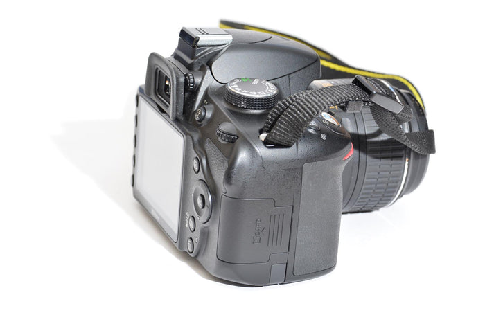 Used Nikon D3200 with 18-55 Kit + Sigma 70-300mm Lens