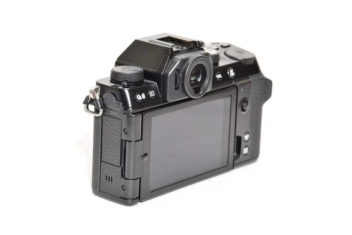 Used Fujifilm X-S10 - Black