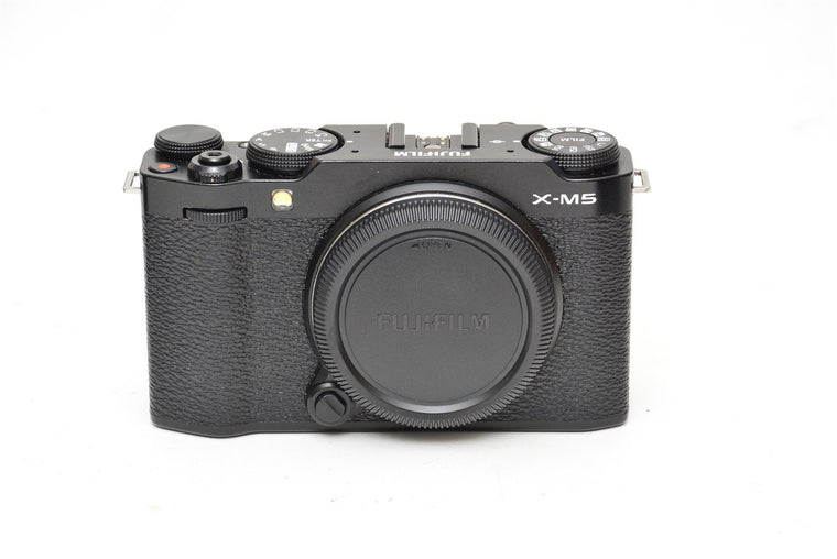 Used Fujifilm X-M5 with XC 15-45mm f/3.5-5.6 OIS PZ - Black