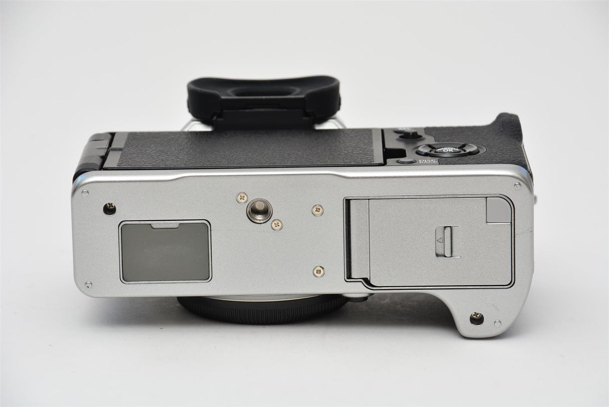 Used Fujifilm X-T4 Camera Body - Silver
