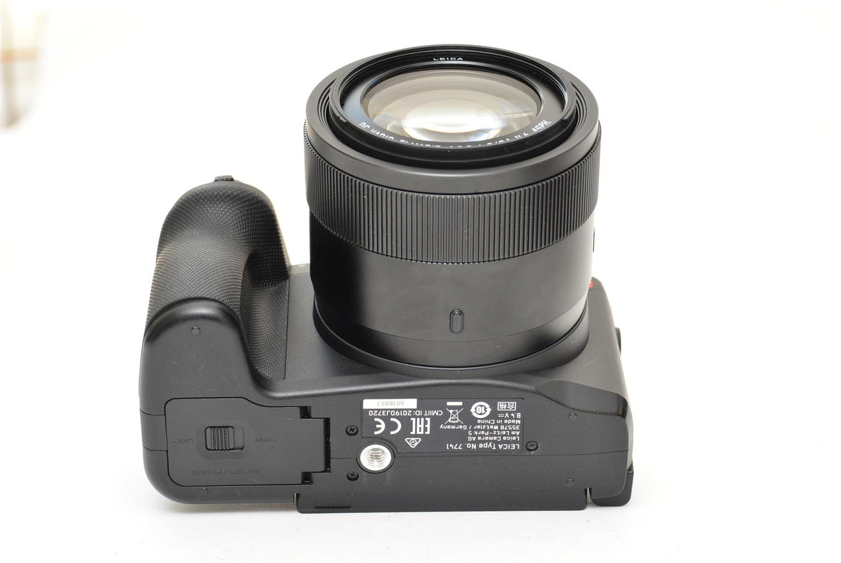 Used Leica V-LUX 5 Digital Camera