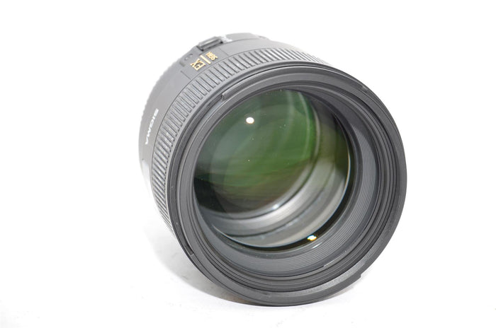 Use Sigma 85mm f/1.4 EX DG Lens For Canon