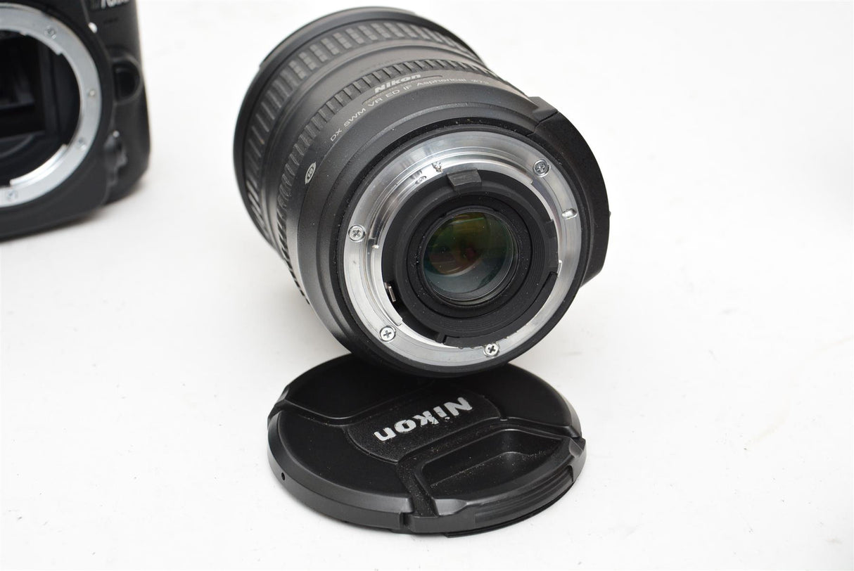 Used Nikon D7000 with 18-200mm DX Lens
