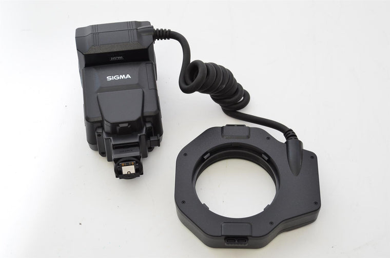 Used Sigma EM-140 DG SO ADI Flash Sony A Mount + 3 Flash Adapters