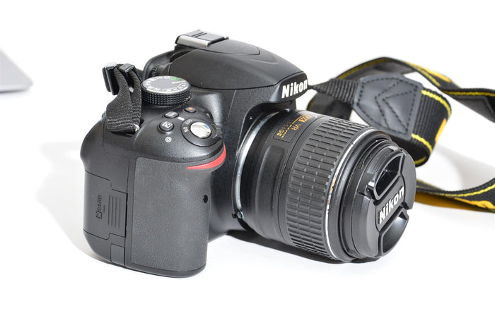 Used Nikon D3200 with 18-55 Kit + Sigma 70-300mm Lens