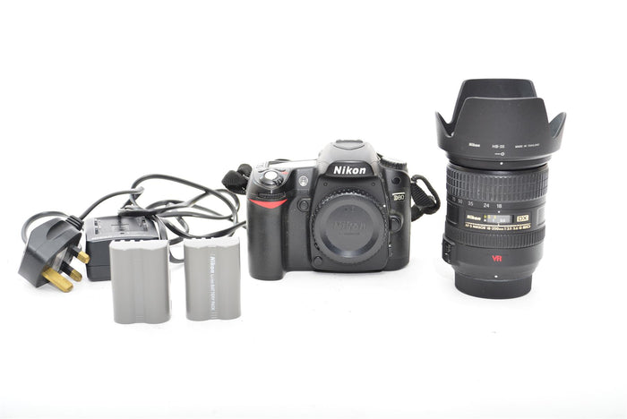 Used Nikon D80 with 18-200mm 3.5-5.6 G ED Beginner Package