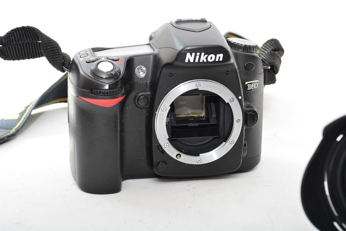 Used Nikon D80 with 18-200mm 3.5-5.6 G ED Beginner Package