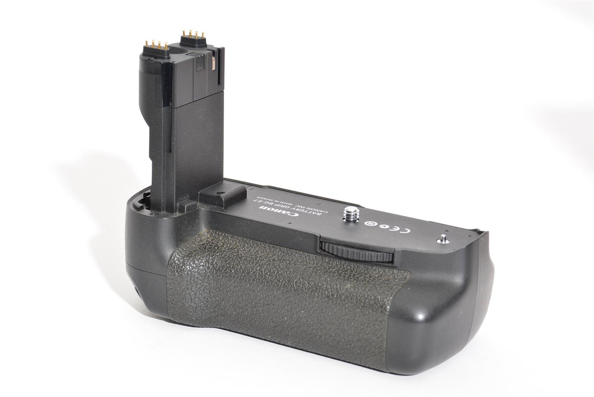 Used Canon BG-E7 Battery Grip