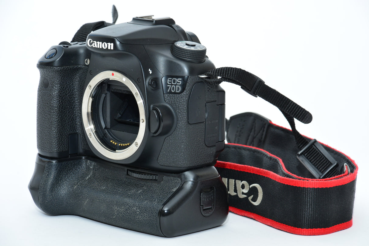 Used Canon EOS 70D DSLR Camera