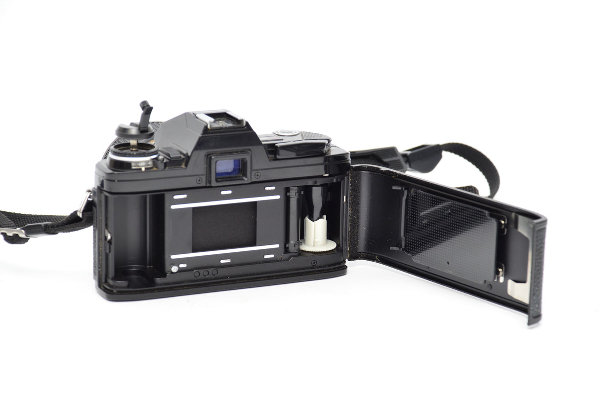 Used Minolta X-300 Camera with MD Zoom 35-70mm f/3.5 Lens
