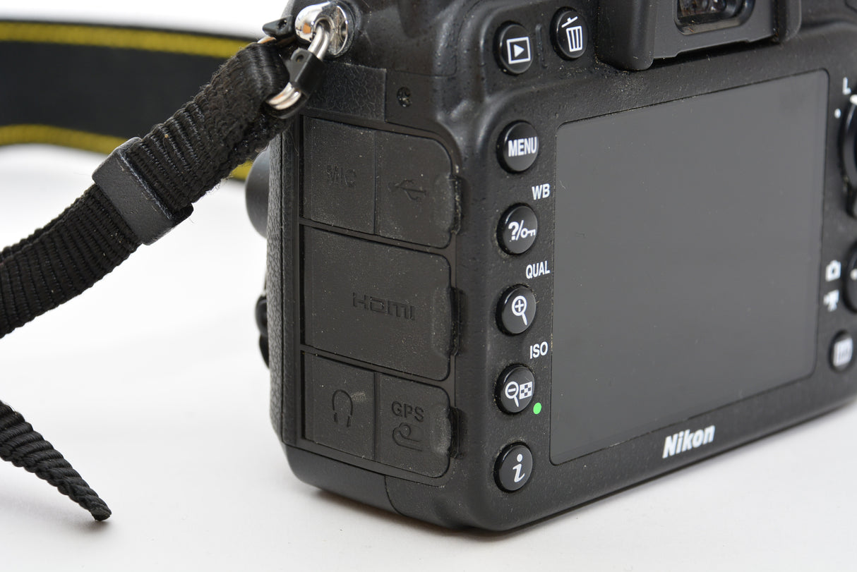 Used Nikon D7100 Digital Camera