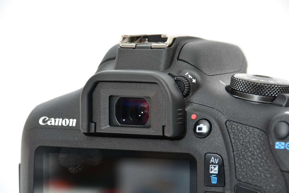 Used Canon EOS 2000D with EF-S 18-55 IS II Kit Lens
