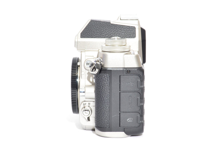 Used Nikon DF DSLR Camera - Silver Body