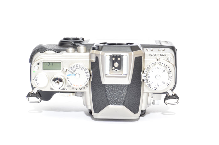 Used Nikon DF DSLR Camera - Silver Body