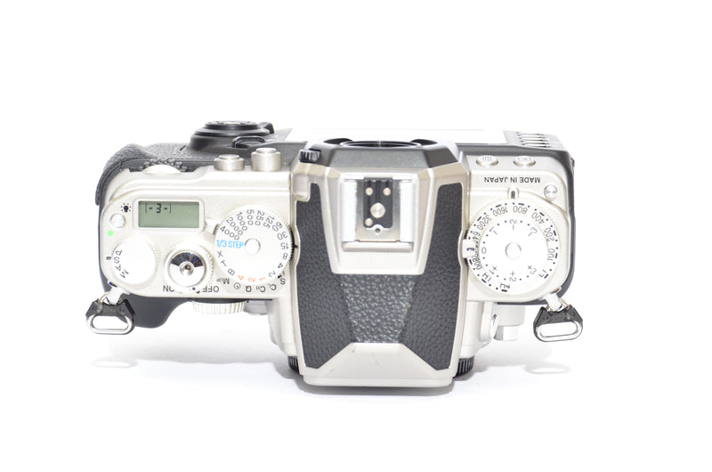 Used Nikon DF DSLR Camera - Silver Body