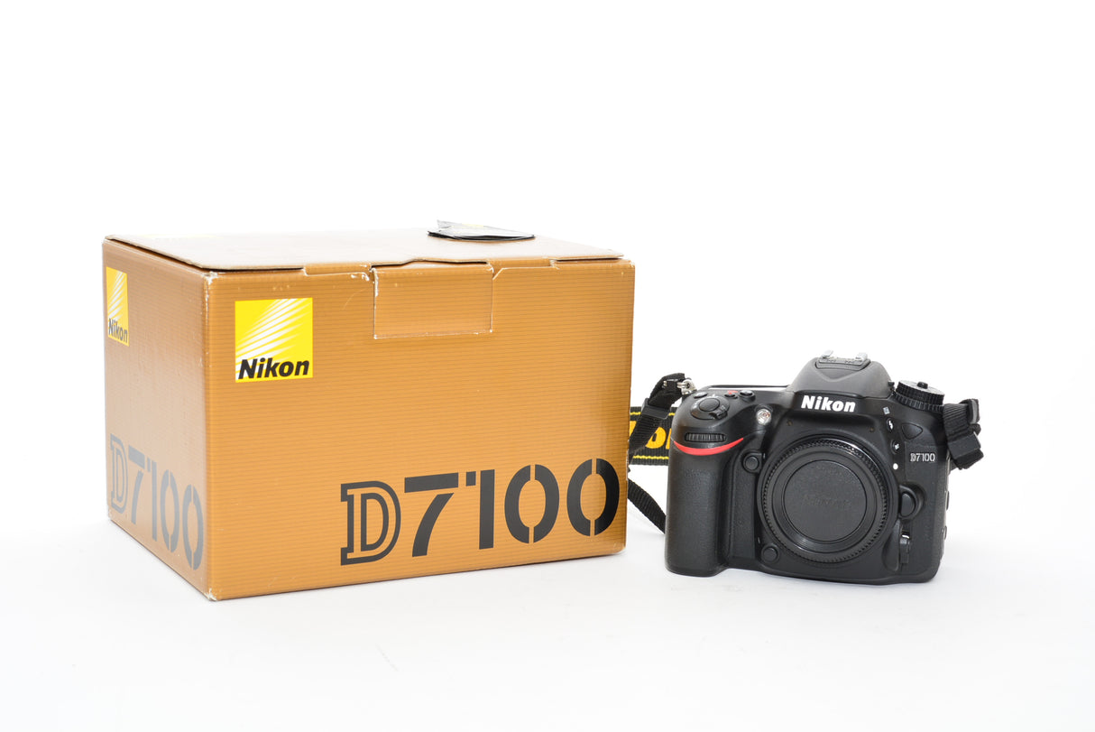 Used Nikon D7100 Digital Camera