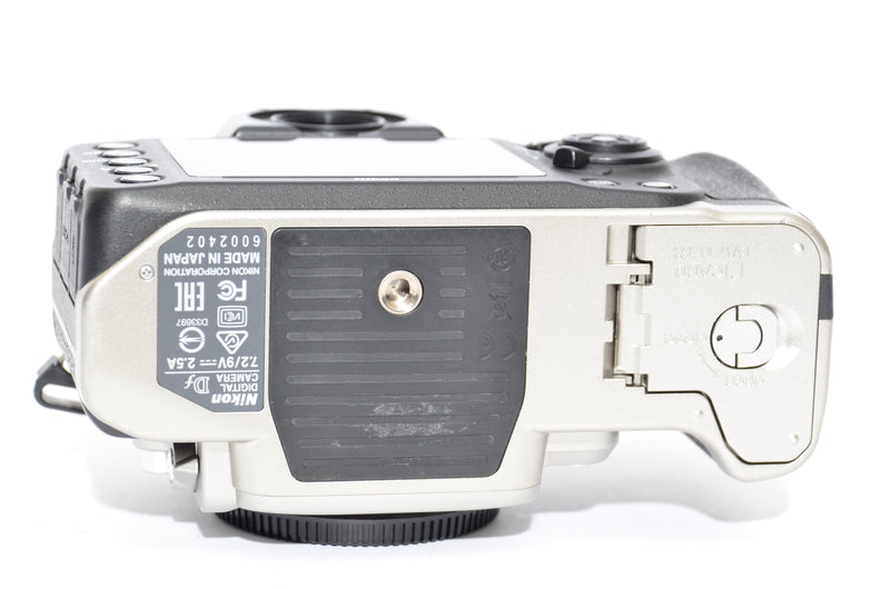 Used Nikon DF DSLR Camera - Silver Body