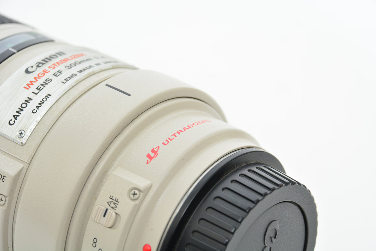 Used Canon EF 300mm f/4 L IS Lens