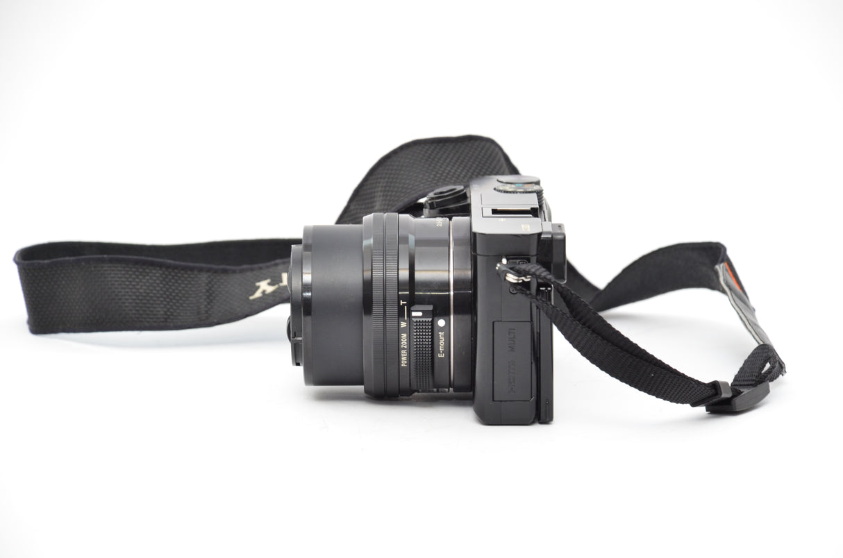 Used Sony a6000 Camera with PZ 16-50mm f/3.5-5.6 OSS Lens