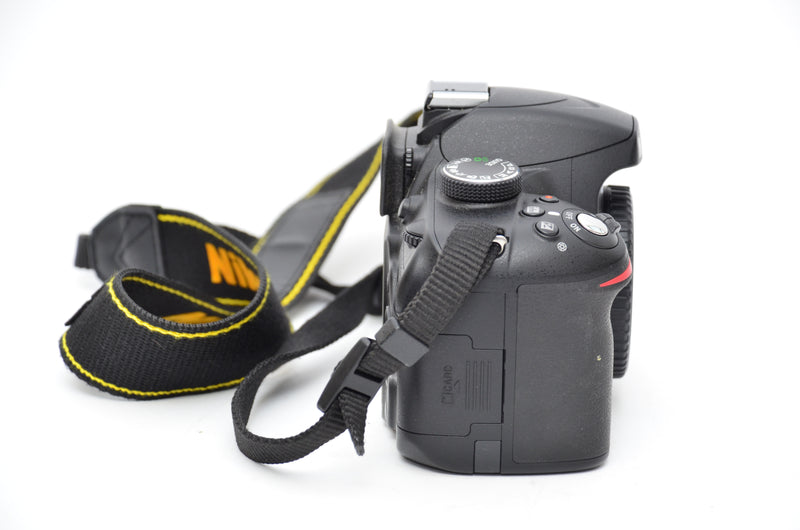 Used Nikon D3200 Camera + AF-S DX NIKKOR 18-55mm f/3.5-5.6 G VR Kit Lens