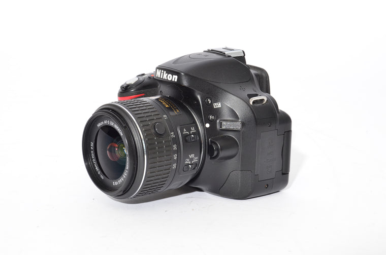 Used Nikon D5200 with 18-55mm f/3.5-5.6G VR ii